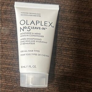 OLAPLEX No.5 Leave-In Moisturize & Mend Leave-In Conditioner. NWOB. 1 fl oz.NWOB